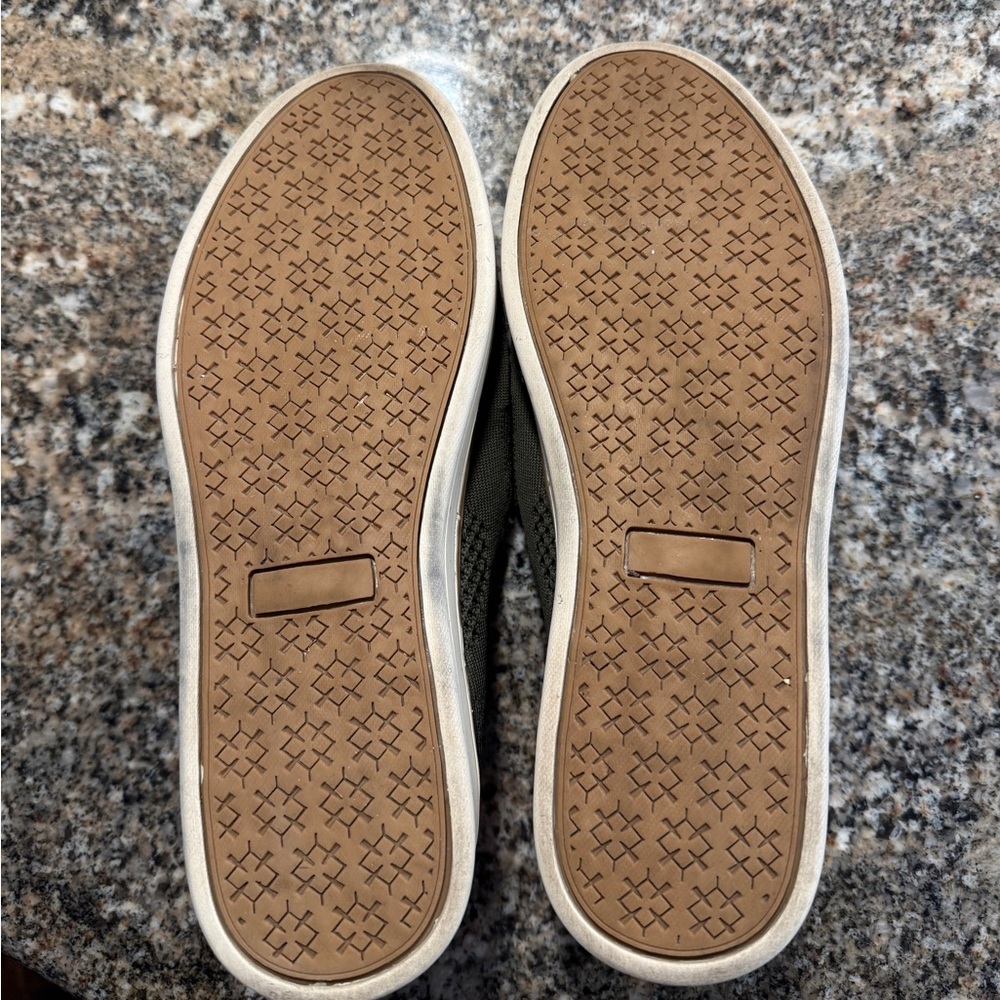 TRULAND Women's Slip On Sneakers/Breathable Knit Loafers. Olive green, size 8.5 - Picture 11 of 11